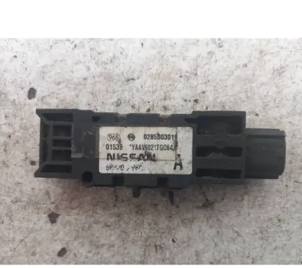 Nissan Primera Airbag deployment crash/impact sensor 0285003019