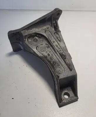 BMW 3 E46 Engine mounting bracket 6754185
