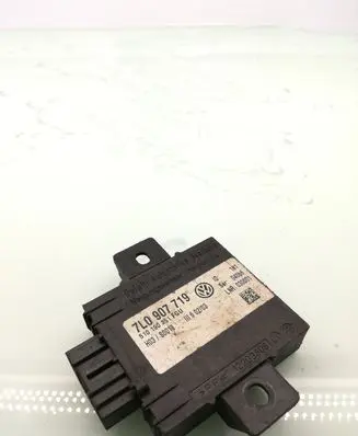 Volkswagen Touareg I Door central lock control unit/module 7L0907719