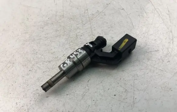 Audi A3 S3 8P Fuel injector 03C906036A