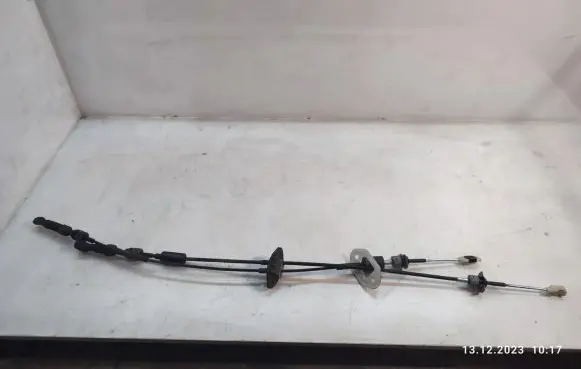 KIA Sportage Gear shift rod 437943U450