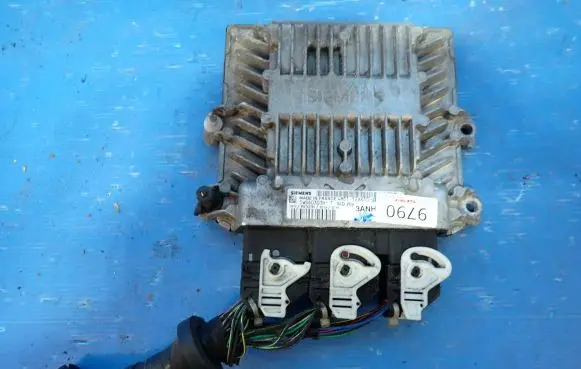 Ford Focus Engine control unit/module 4M51-12A650-JH