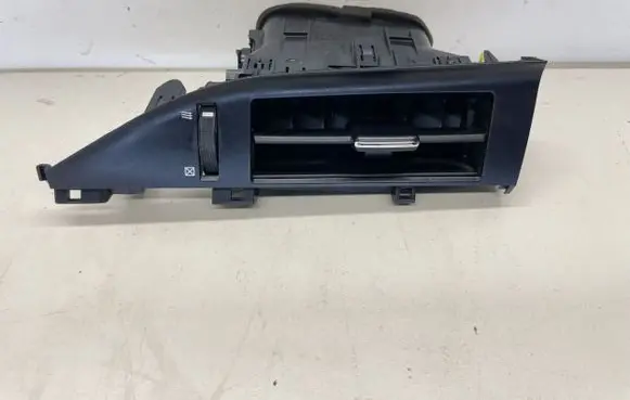 Lexus ES 300h Dashboard side air vent grill/cover trim 5566133020