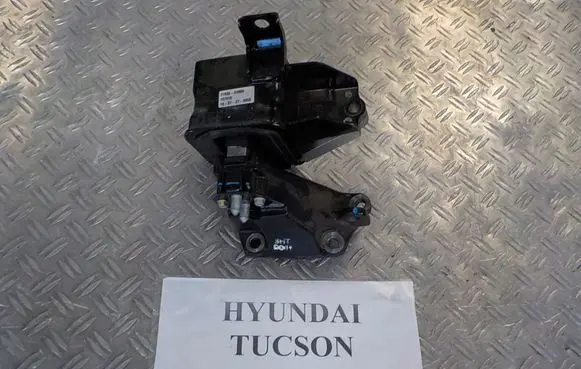 Hyundai Tucson TL Engine mounting bracket 21830D3800