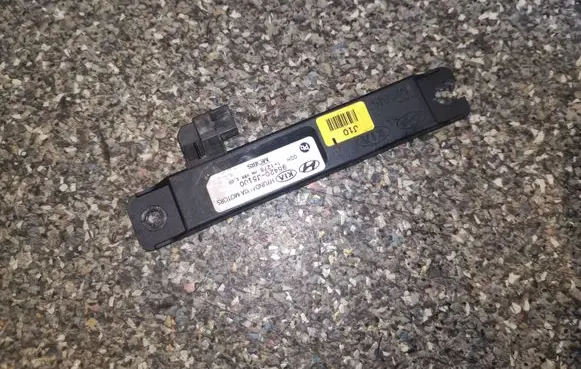 Hyundai Santa Fe Aerial antenna amplifier 95420J5100