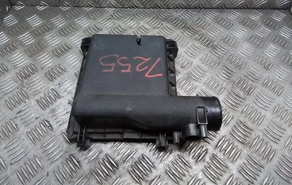 Toyota Prius (XW30) Air filter box cover 1781237030