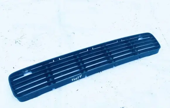 Volkswagen Polo III 6N 6N2 6NF Front bumper lower grill 6k5853677