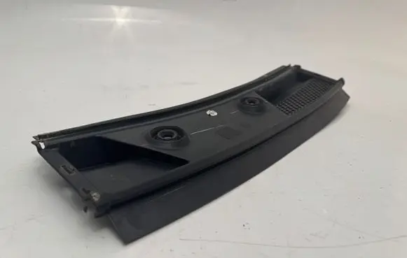 Mercedes-Benz B W246 W242 Wiper trim A2468300900
