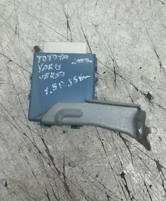 Toyota Yaris Verso Door control unit/module 8598052051 0515003580