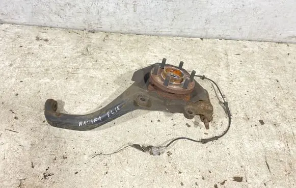 Nissan Navara D40 Front wheel hub spindle knuckle