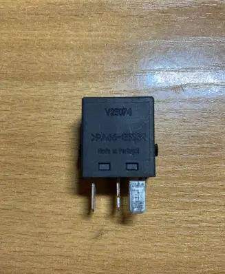 Mercedes-Benz A W168 Other relay 0025421119 C2690