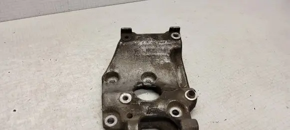 Peugeot 307 Engine mounting bracket 9646719580