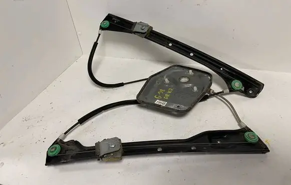 Volkswagen Golf Plus Front window lifting mechanism without motor 5M0837461