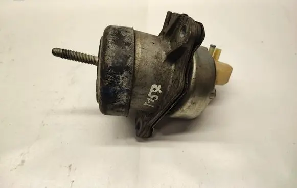 Engine mount bracket