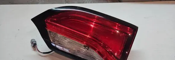 Chrysler Pacifica Tailgate rear/tail lights 68228952AD P68228952AD
