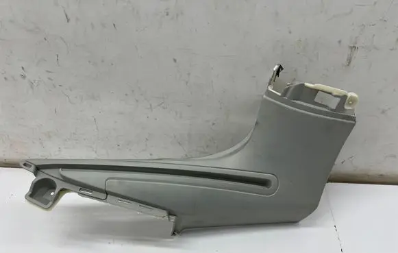 (D)pillar trim (top)
