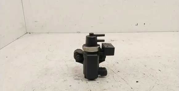 BMW 3 E46 Turbo solenoid valve 72279600 00T069 2247906