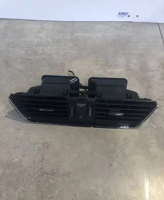 Skoda Octavia Mk3 (5E) Dash center air vent grill 5E0820951C 5E0820951D