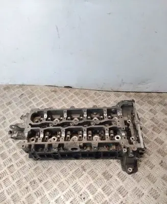 Mercedes-Benz C W204 Engine head 651018020124 A6510150601