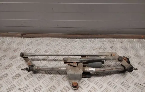 Audi A3 S3 8V Front wiper linkage and motor 8V1955023C 8V1955119C
