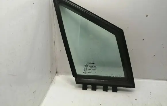 Toyota Corolla Verso AR10 Front door vent window glass four-door 681250F010 682150F010
