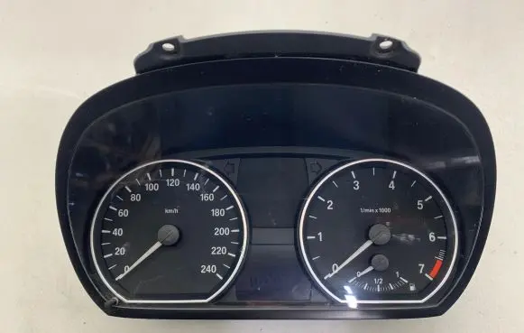 BMW 1 E81 E87 Speedometer (instrument cluster) 9187038 102493293 150301282