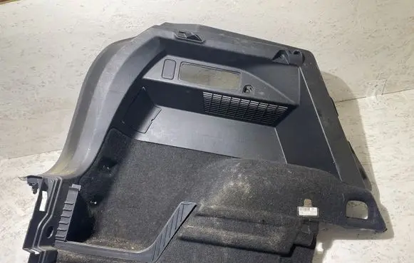 Volkswagen Tiguan Other trunk/boot trim element 5NA867763D