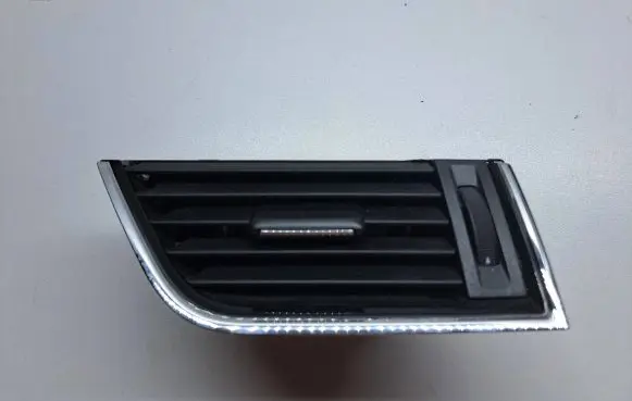 Skoda Octavia Mk3 (5E) Rear air vent grill 5E0819702C 8K37X
