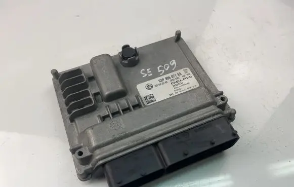 Seat Ibiza IV (6J,6P) Engine control unit/module ECU 03P906021AA