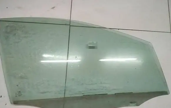 Mercedes-Benz A W169 Front door window glass four-door AS2