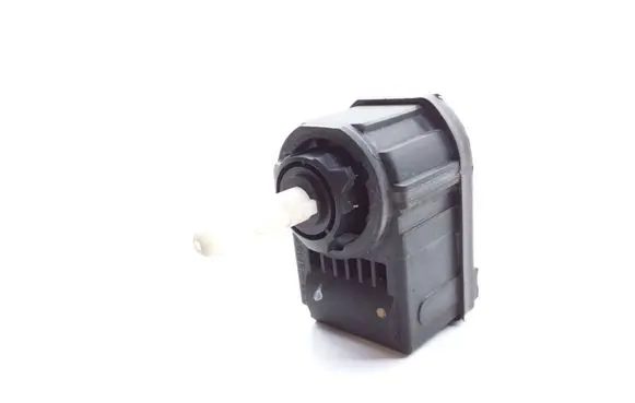 Headlight level adjustment motor