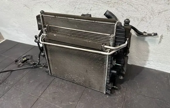 Jaguar XK - XKR Radiator set 6W838005AD 7W8319E839CA 4R838K230AD