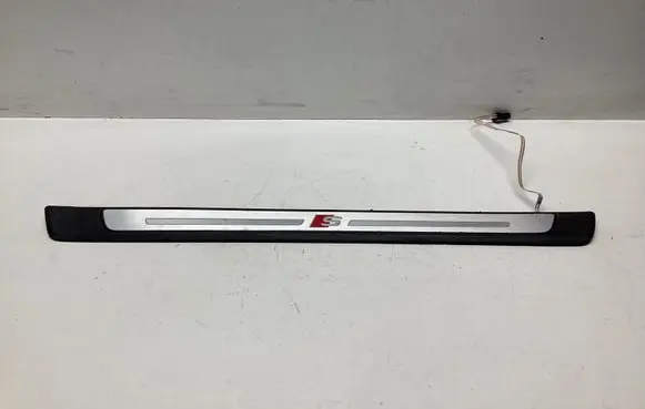 Audi A5 Front sill trim cover 8W0947418A