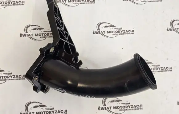Ford Focus Air intake hose/pipe 692GB