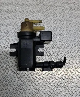 Mercedes-Benz B W245 Turbo solenoid valve A0061536628 70078202 08T065