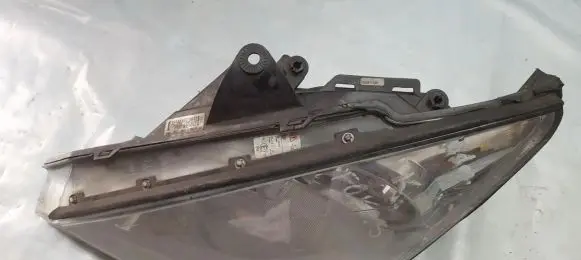 Ford Focus Headlight/headlamp 2M5113W030AD 2M51-13W030-AD