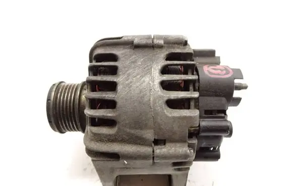 Renault Megane III Generator/alternator 231000027R 211060968 2606288A