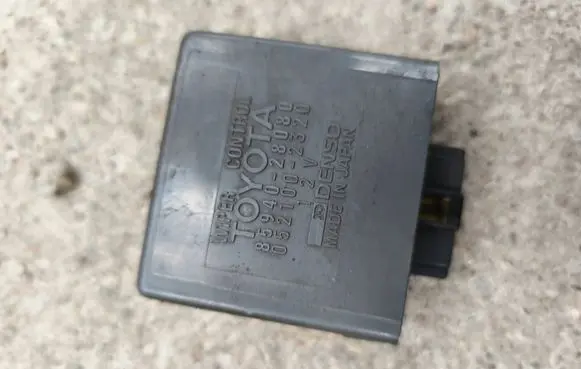 Toyota Previa (XR10, XR20) I Window wiper relay 8594028080