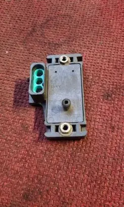 Renault Megane I Air pressure sensor 8767209
