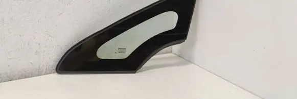 Nissan Leaf II (ZE1) Front triangle window/glass 768213NL0A