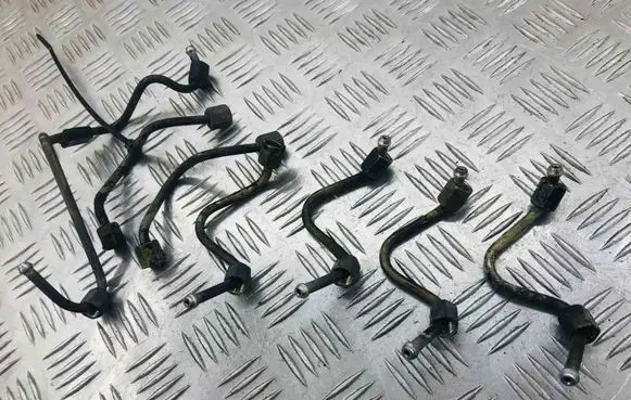 Mercedes-Benz E W210 Fuel injector supply line/pipe 