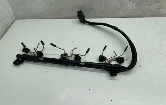 BMW 5 F10 F11 Fuel injector wires 7589639 58650910