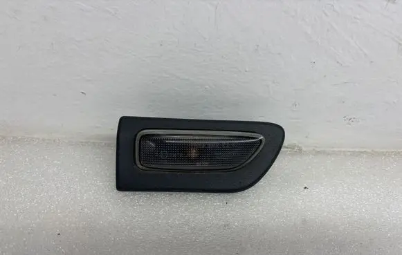 Volvo S60 Front fender indicator light 8658945