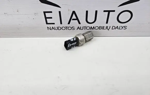 Volkswagen PASSAT CC Air conditioning (A/C) pressure sensor 1K0959126E 82CP0905