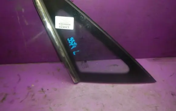 Opel Zafira B Rear side window