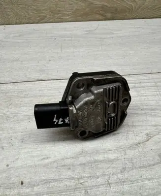 Volkswagen Golf IV Oil level sensor 1J0907660C 6PR00807903