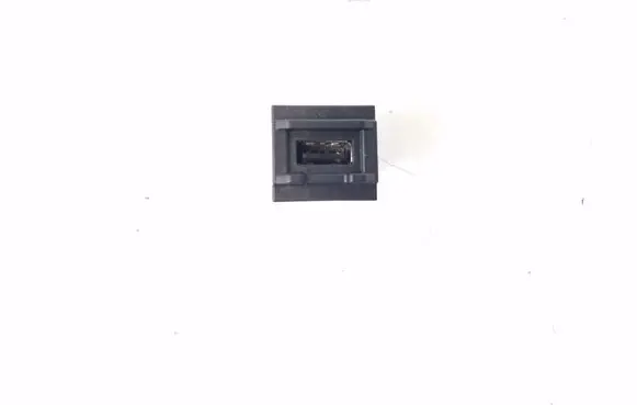 Mercedes-Benz S W221 USB socket connector A2218200087