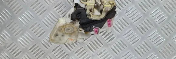 Nissan Pathfinder R50 Rear door lock