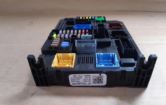 Nissan Pathfinder R51 Fuse box set 9830707780EL4