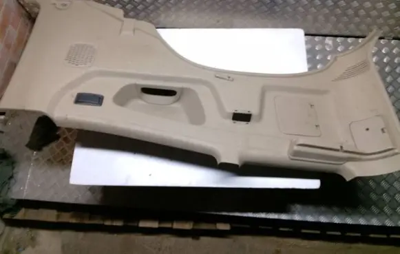 Nissan Terrano Trunk/boot side trim panel 0769010F050